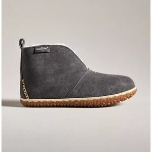 Minnetonka Tucson Hard Sole Slippers Womens 7 Grey Water Resistant Suede Boots